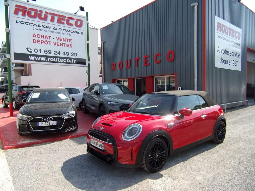 MINI&nbsp; COOPER&nbsp; CABRIOLET