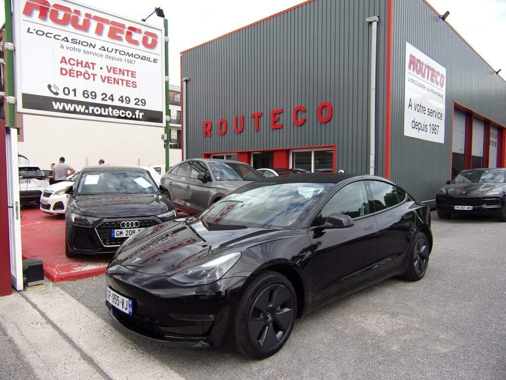 TESLA&nbsp; MODEL 3&nbsp;MODEL 3