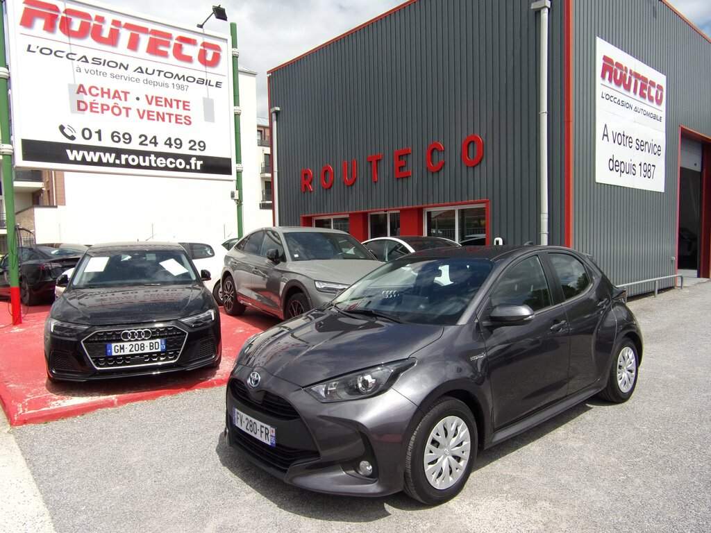 TOYOTA&nbsp;YARIS&nbsp; HYBRID