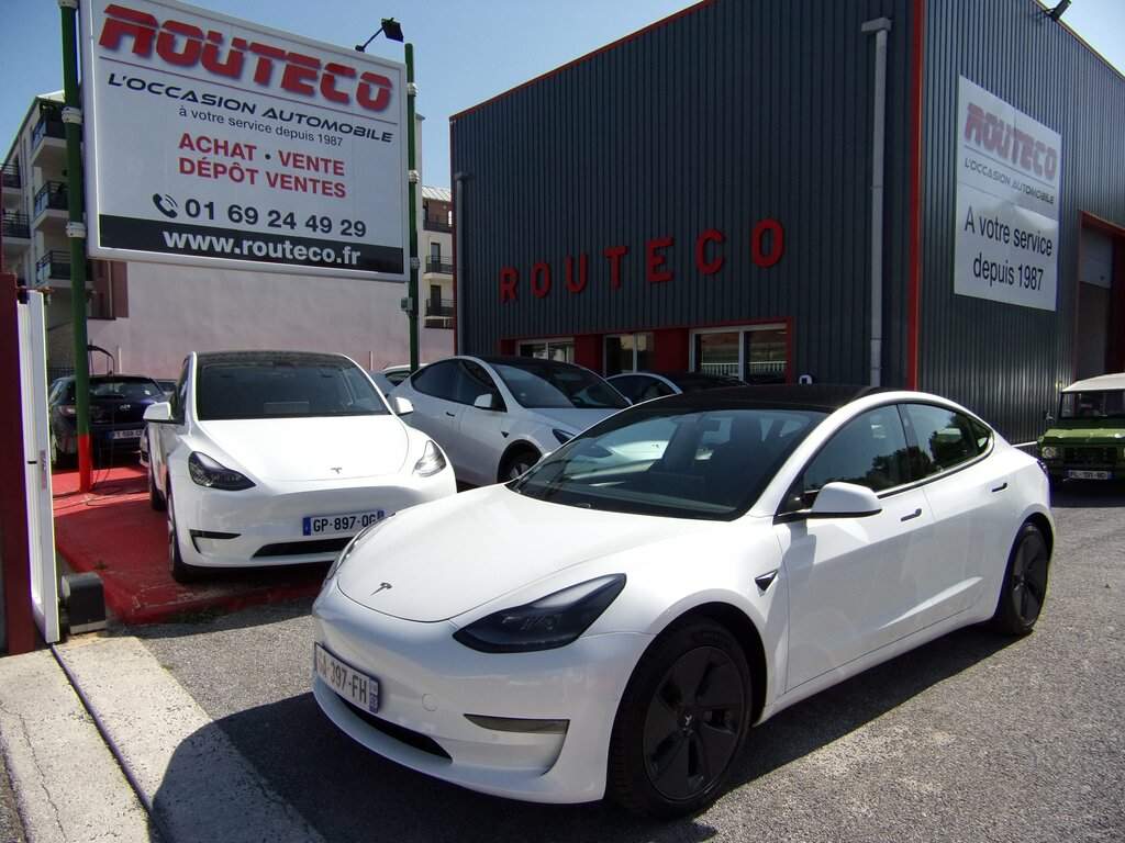 TESLA&nbsp;MODEL 3&nbsp;