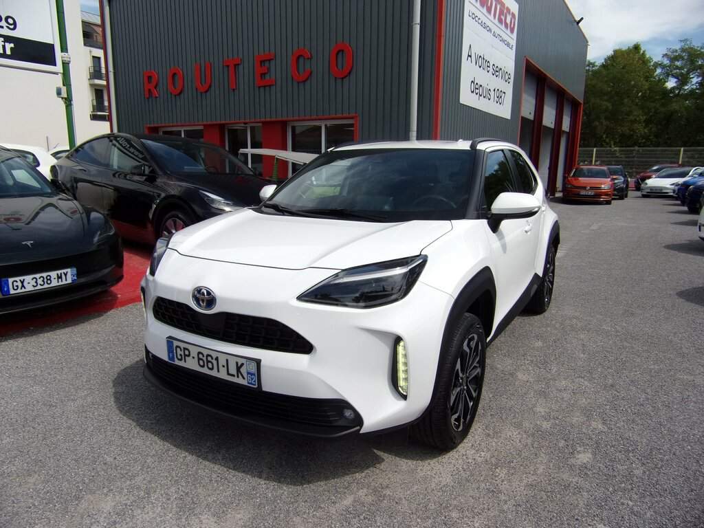 TOYOTA&nbsp;YARIS&nbsp; CROSS HYBRID