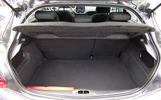 PEUGEOT 208  5P