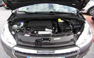 PEUGEOT 208  5P