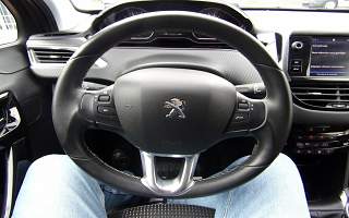 PEUGEOT 208  5P