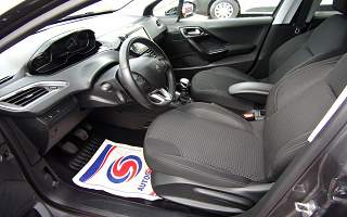 PEUGEOT 208  5P