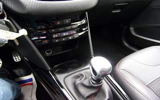 PEUGEOT 2008 