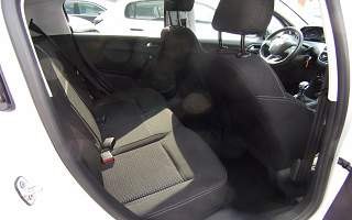 PEUGEOT 208 