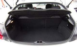 PEUGEOT 208 