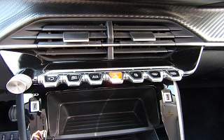 PEUGEOT 208  NV