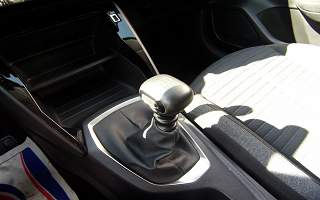 PEUGEOT 208  NV