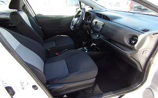 TOYOTA YARIS  HYBRID