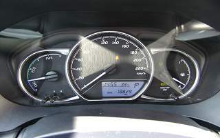 TOYOTA YARIS  HYBRID