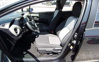 TOYOTA YARIS  HYBRID