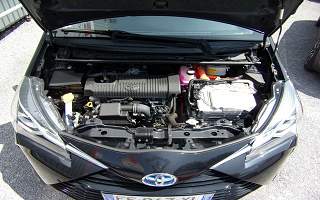 TOYOTA YARIS  HYBRID