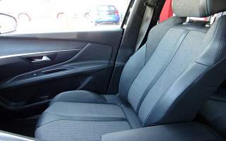 PEUGEOT  3008 3008 HYBRID 225 E-EAT8