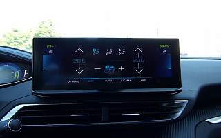 PEUGEOT  3008 3008 HYBRID 225 E-EAT8