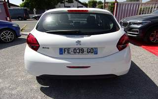 PEUGEOT 208  AFFAIRE