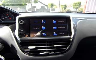PEUGEOT 208  AFFAIRE