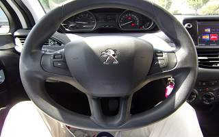 PEUGEOT 208  AFFAIRE