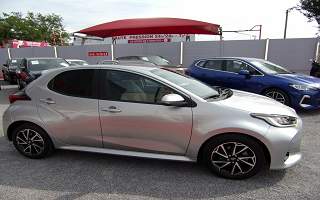 TOYOTA YARIS  HYBRID