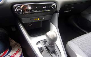 TOYOTA YARIS  HYBRID