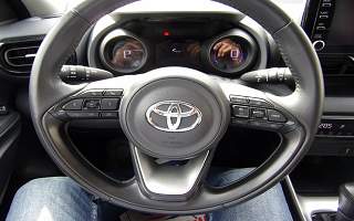TOYOTA YARIS  HYBRID