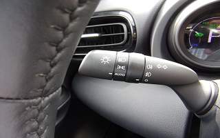 TOYOTA YARIS  HYBRID