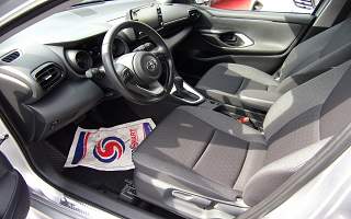TOYOTA YARIS  HYBRID