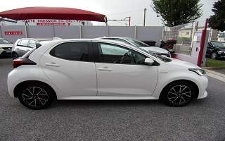 TOYOTA YARIS II YARIS HYBRID