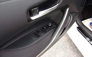 TOYOTA COROLLA  HYBRID