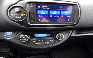 TOYOTA YARIS  HYBRID