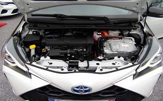 TOYOTA YARIS  HYBRID