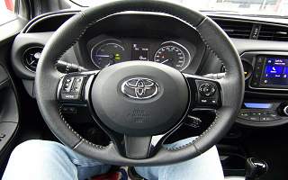 TOYOTA YARIS  HYBRID