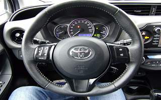 TOYOTA YARIS  HYBRID