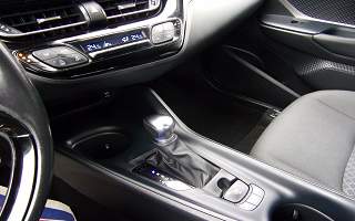 TOYOTA&nbsp; C-HR&nbsp;C-HR HYBRIDE 2.0 184H BVA