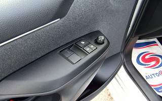 TOYOTA&nbsp;YARIS&nbsp; HYBRID