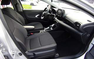 TOYOTA&nbsp;YARIS&nbsp; HYBRID