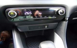 TOYOTA&nbsp;YARIS&nbsp; HYBRID