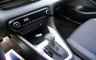 TOYOTA&nbsp; YARIS&nbsp;YARIS HYBRIDE 114H