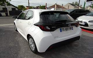 TOYOTA&nbsp;YARIS&nbsp; HYBRID