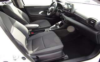 TOYOTA&nbsp;YARIS&nbsp; HYBRID