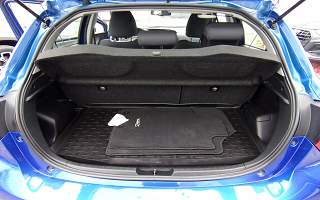 TOYOTA&nbsp;YARIS&nbsp; HYBRID