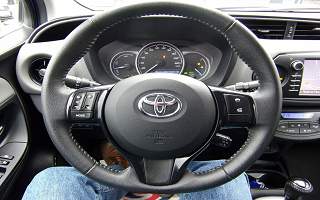 TOYOTA&nbsp;YARIS&nbsp; HYBRID