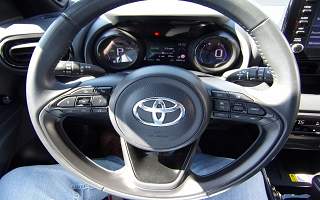 TOYOTA&nbsp; YARIS&nbsp;YARIS HYBRID 116H BVA