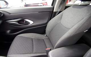 TOYOTA&nbsp;YARIS&nbsp; CROSS HYBRID