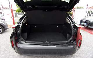 TOYOTA&nbsp;YARIS&nbsp; CROSS HYBRID