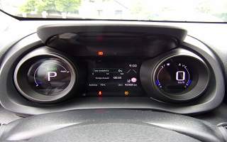 TOYOTA&nbsp;YARIS&nbsp; CROSS HYBRID