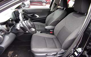 TOYOTA&nbsp;YARIS&nbsp; CROSS HYBRID