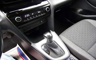TOYOTA&nbsp;YARIS&nbsp; CROSS HYBRID