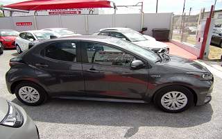 TOYOTA&nbsp;YARIS&nbsp; HYBRID